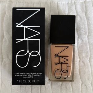 NARS Light Reflecting Foundation - color Medium 2 Santa Fe 1.0 fl oz 30 ml
